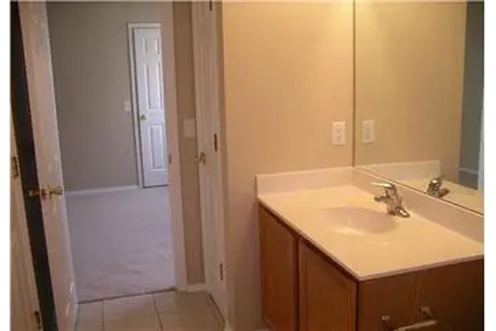 $1900 : Rental property with 3 bedro image 9