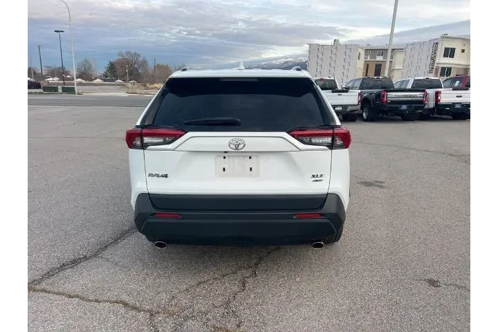 $23898 : Toyota RAV4 2023 AWD XLE 4dr image 8