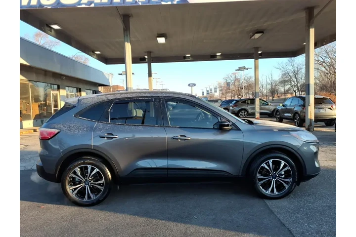 $26817 : Ford Escape 2022 AWD SEL 4dr image 2