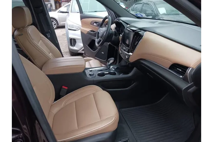 $34900 : 2023 Traverse Premier image 6