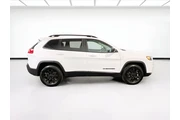 $18778 : Jeep Cherokee 2023 4x4 Altit thumbnail