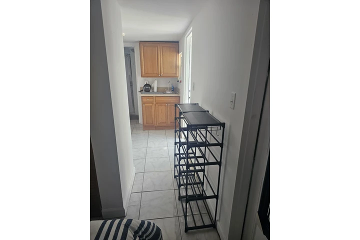 $1000 : Apto pequeño en Coral Gables image 3