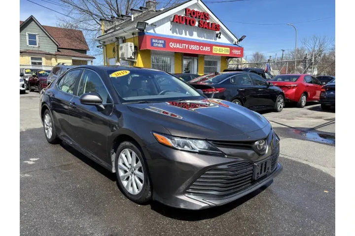 $18995 : 2019 Camry LE image 1