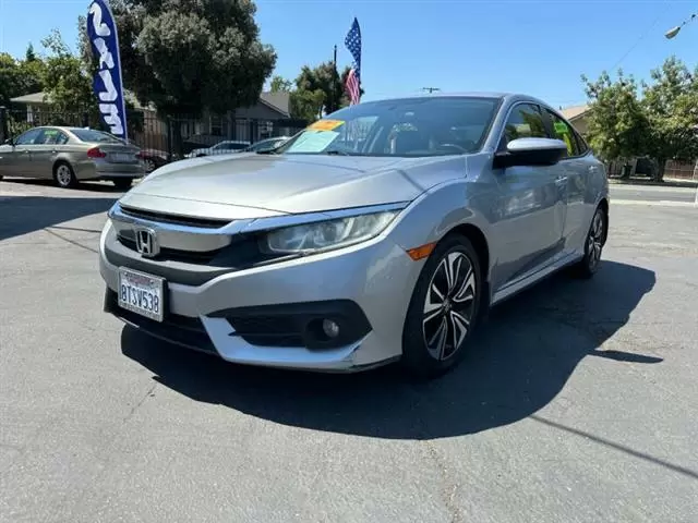 2018 Civic EX-T image 3