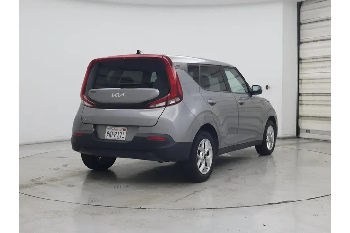 $14998 : Kia Soul 2022 LX 4dr Crossov image 8