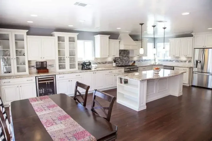 $1700 : Downey 🏠 Pet Friendly 3-2 image 4