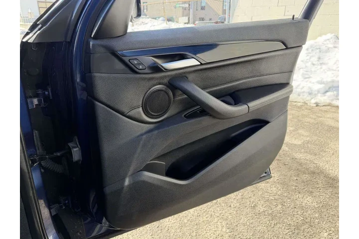 $16537 : BMW X1 2018 AWD xDrive28i 4d image 10