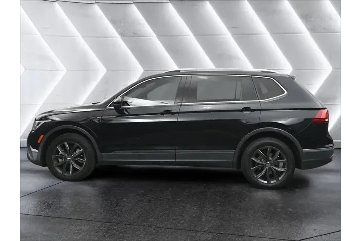 $19118 : Volkswagen Tiguan 2022 SE 4d image 4