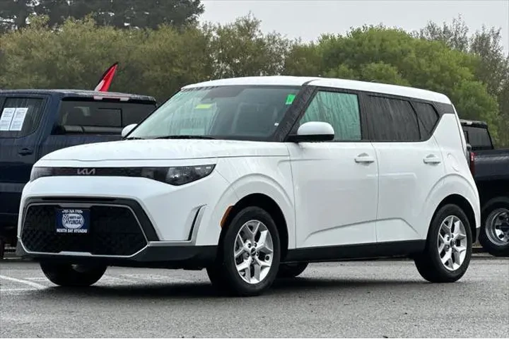 $16990 : Kia Soul 2024 LX 4dr Crossov image 8