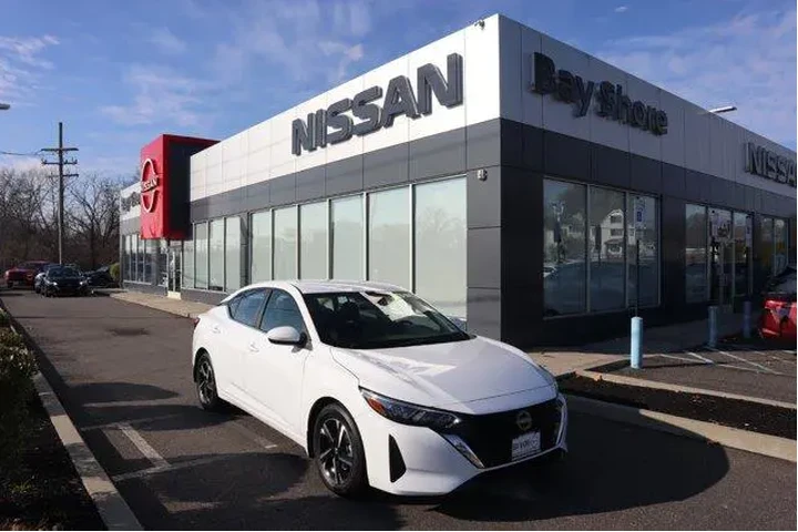 $17876 : Nissan Sentra 2025 SV 4dr Se image 3