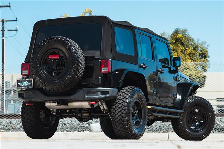 2016 Wrangler Unlimited Rubic image 3