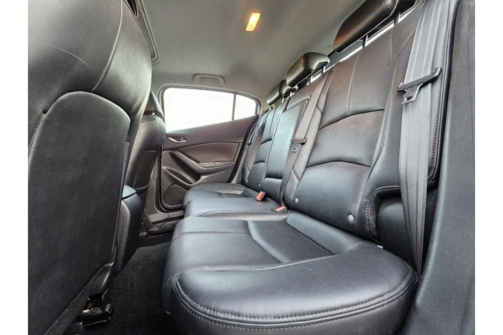 $13995 : 2018 MAZDA3 s Grand Touring A image 8