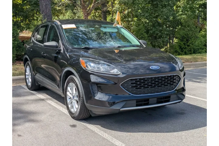 $17995 : Ford Escape 2022 SE 4dr SUV image 2