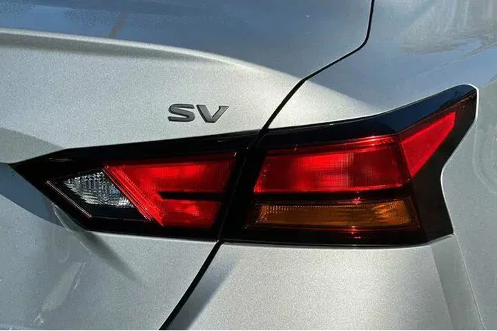 $18850 : Nissan Altima 2023 2.5 SV 4d image 9