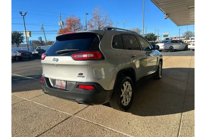 $12499 : 2015 Cherokee Latitude image 8