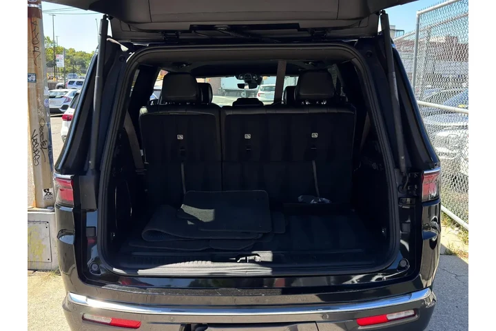 $38898 : Jeep Wagoneer 2022 4x4 Serie image 8