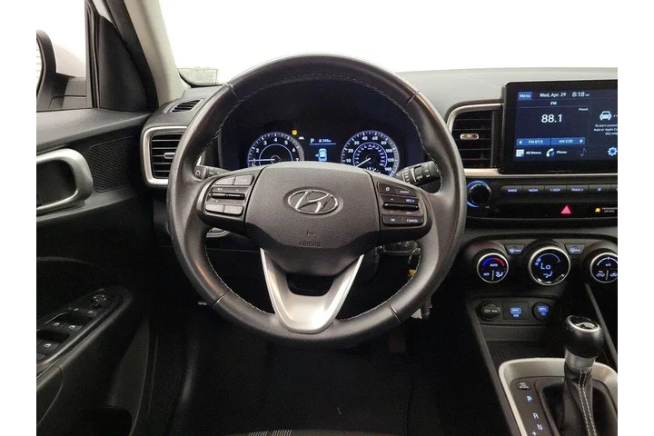 $14599 : Hyundai VENUE 2021 SEL 4dr C image 10