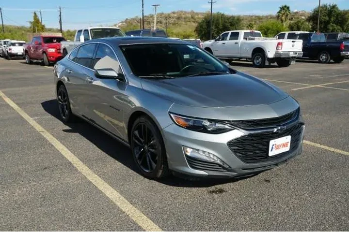 $21995 : Chevrolet Malibu 2024 LT 4dr image 3