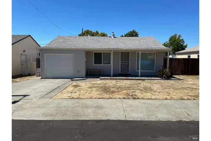 $700 : 1019 Thelma Avenue, Vallejo image 2