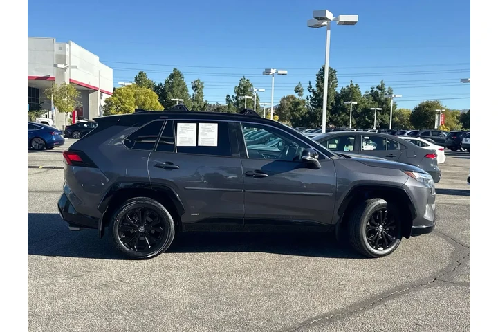 $32860 : Toyota RAV4 Hybrid 2022 AWD image 3