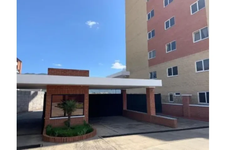 $1 : Apartamento en venta en Xela image 2