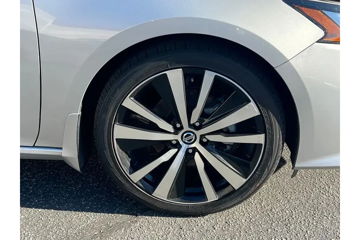 $20998 : Nissan Altima 2021 2.5 SR 4d image 9