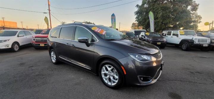 $25999 : 2020 Pacifica Limited image 9