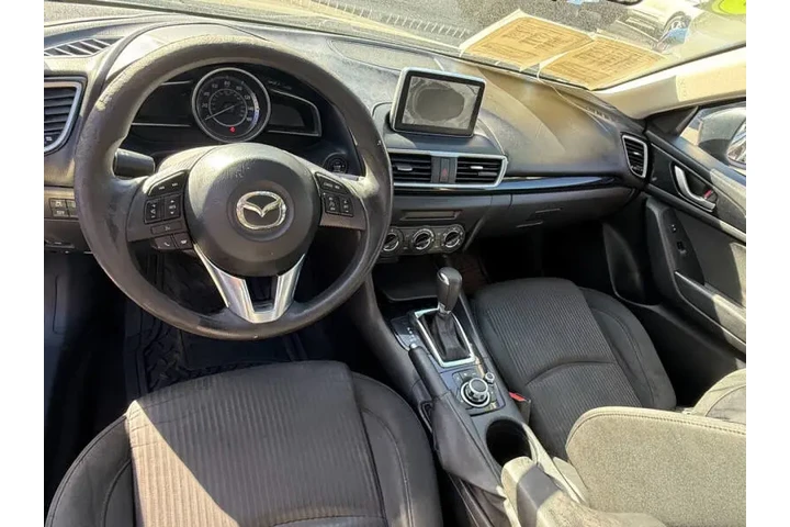 2016 MAZDA3 i Sport image 10