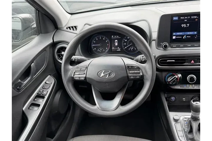 $17585 : Hyundai KONA 2023 SEL 4dr Cr image 8