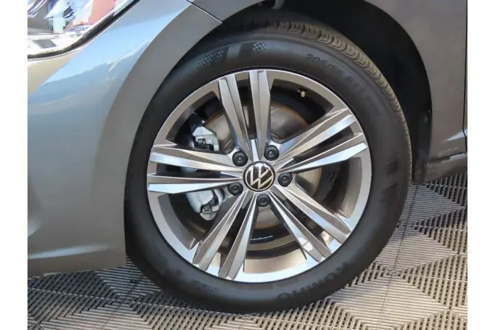 $20341 : Volkswagen Jetta 2024 SE 4dr image 8