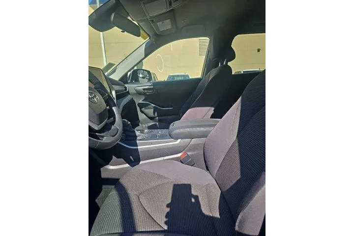 $37000 : Toyota Highlander 2025 LE 4d image 5