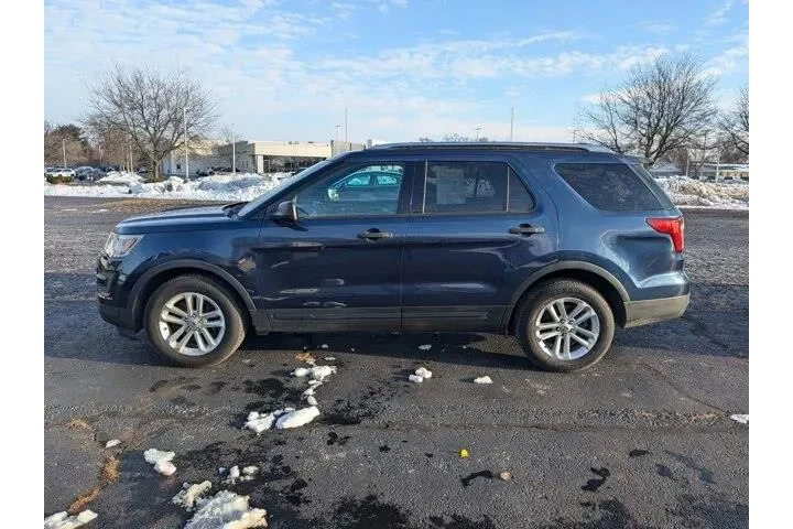 $14999 : Ford Explorer 2017 Base 4dr image 2