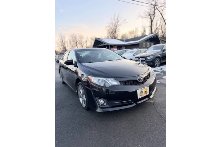 $11995 : 2014 Camry SE image 6