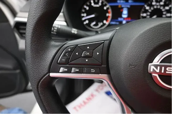 $20945 : Nissan Altima 2025 2.5 SV 4d image 7