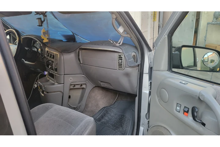 $3700 : Chevy Astro Van image 8
