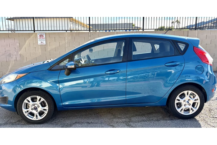 $6900 : En venta Ford fiesta, 2015 image 3