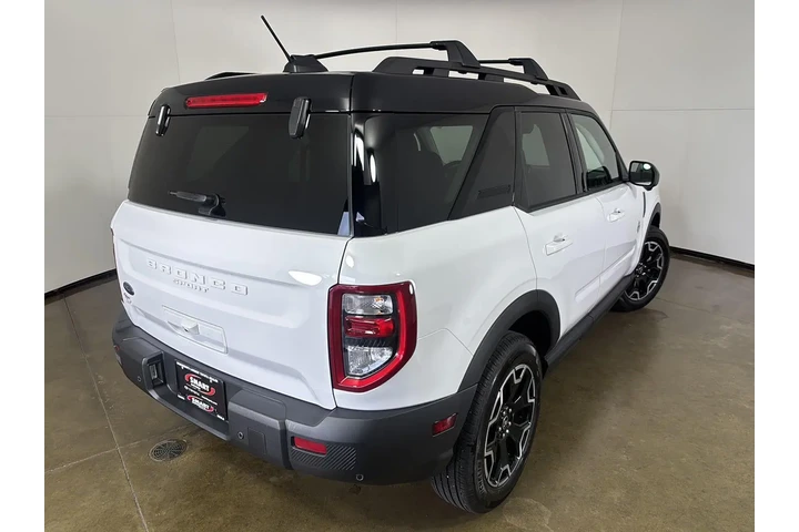 $35299 : 2025 Bronco Sport Outer Banks image 9