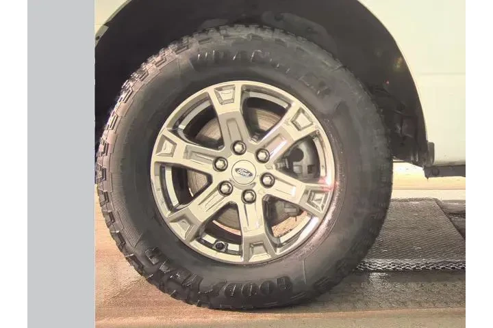 $38999 : Ford F-150 2023 4x4 Lariat 4 image 9