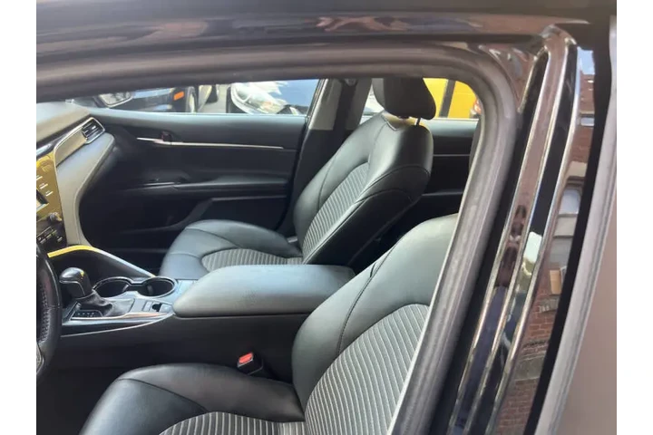 $17499 : 2020 Camry SE image 8