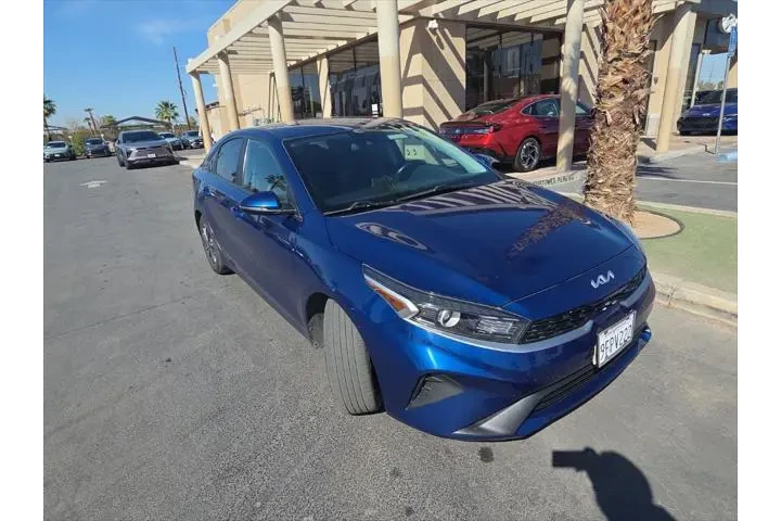 $18560 : Kia Forte 2023 LXS 4dr Sedan image 2