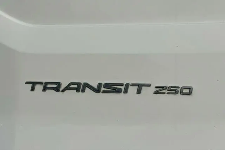 $33900 : Ford Transit 2020 250 3dr SW image 9