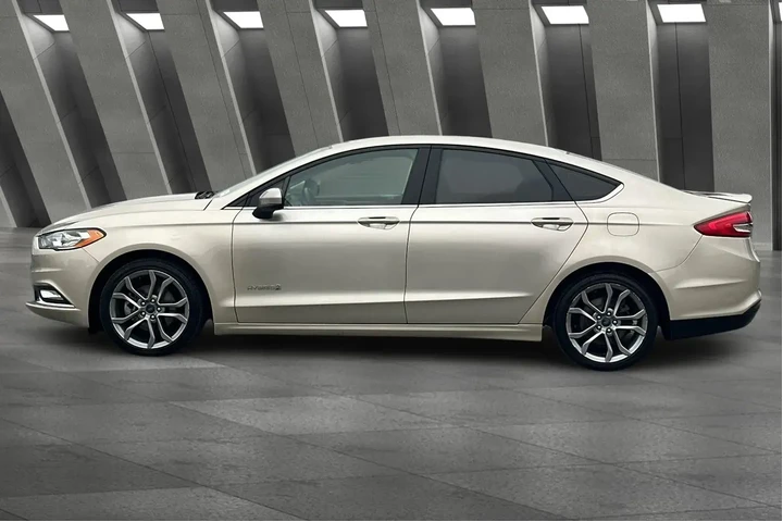 $10200 : Ford Fusion Hybrid 2017 SE 4 image 8