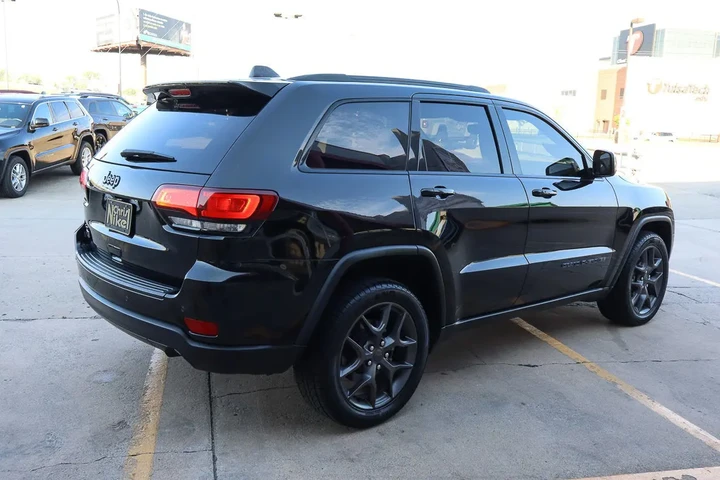 $17779 : 2019 Grand Cherokee Upland image 5