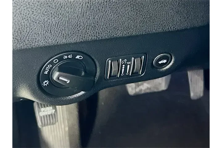 $26300 : Dodge Charger 2023 GT 4dr Se image 10