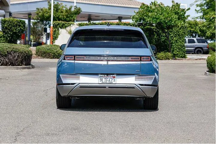 $31397 : Hyundai IONIQ 5 2024 AWD Lim image 4