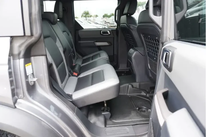 $38950 : Ford Bronco 2023 4x4 Black D image 9