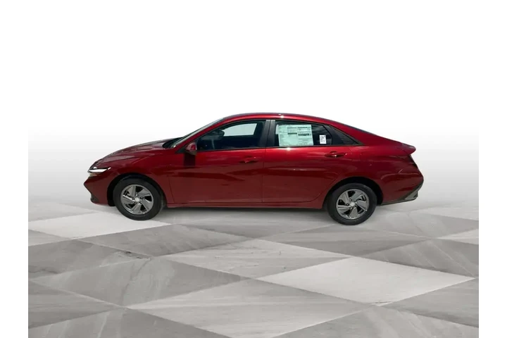 $23940 : Hyundai ELANTRA 2025 SE 4dr image 4