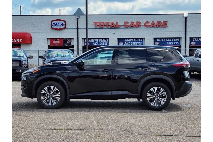 $15974 : 2021 Rogue SV image 3