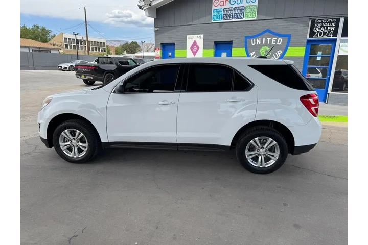 2017 Equinox LS 2WD image 8