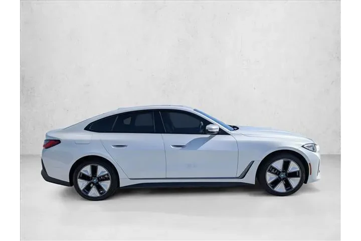 $30973 : BMW i4 2023 eDrive35 Gran Co image 4